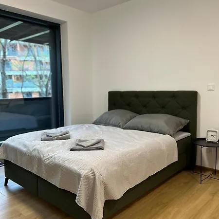 Ar Bali Wood Apartman *